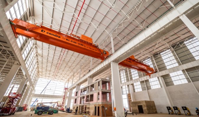 BOATBUILDING CRANE SETS NEW RECORD FOR CAPE COMPANY